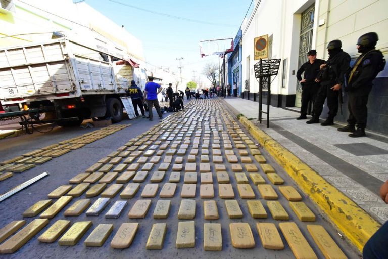 Investigarán a empresario transportista por 2,7 toneladas de marihuana cargadas en Oberá