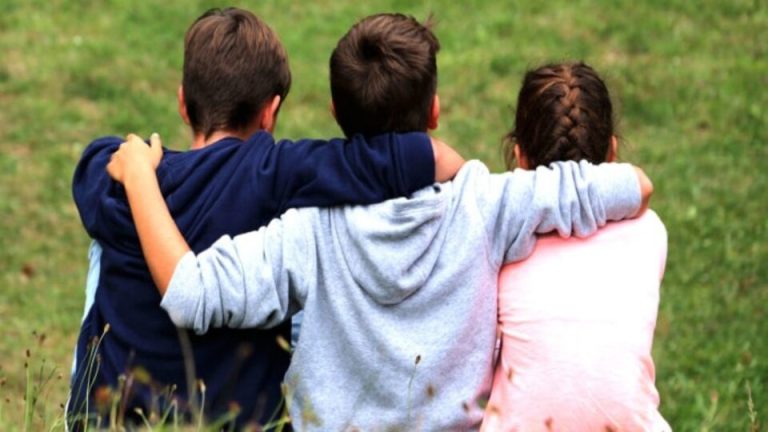 Buscan a una familia que adopte a 4 hermanos de entre 6 y 13 años: intentan evitar que vivan separados