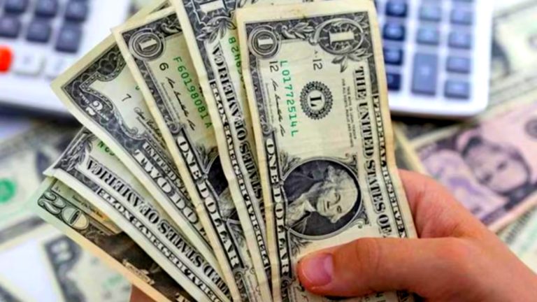 Dólar hoy: el blue cayó y perforó la barrera de los $1200, el valor más bajo en más de cuatro meses